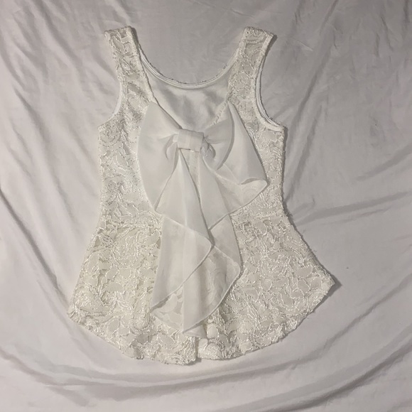 Lace Peplum Bow Back Detail Top - Picture 2 of 2